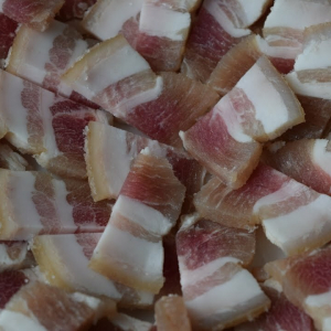 Как вкусно засолить сало: с этим рецептом оно получается как копченое